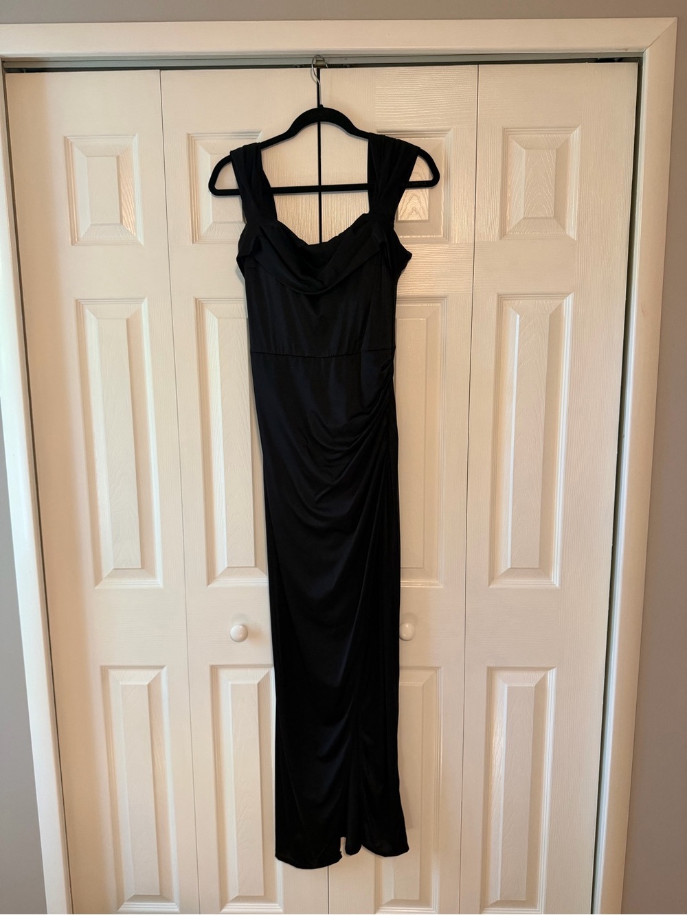 Classic Black Evening Dress - Elegant Formal Gown